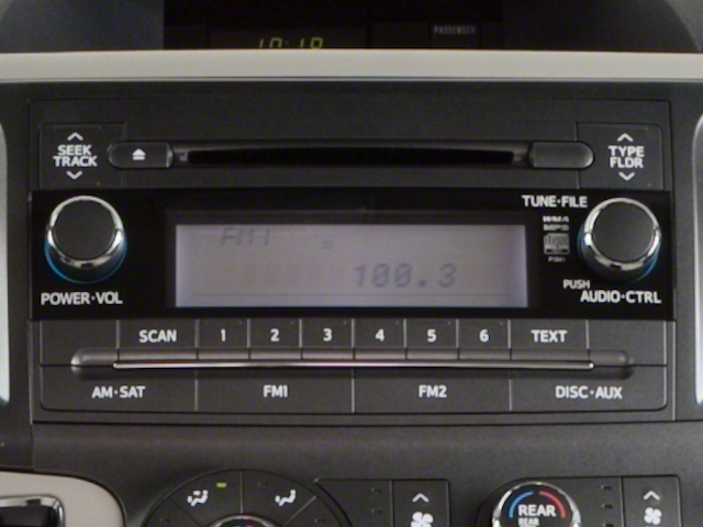 2012 Toyota Sienna SE 8 Passenger