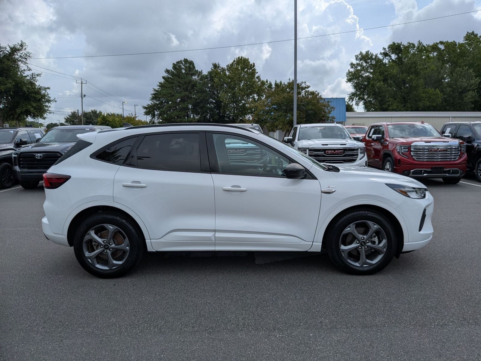2023 Ford Escape Hybrid ST-Line