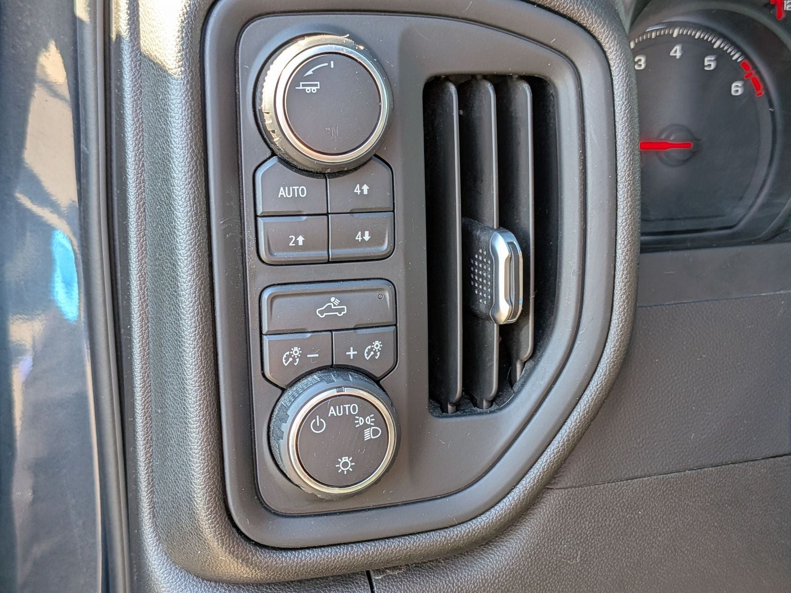 2021 Chevrolet Silverado 1500 Custom Trail Boss