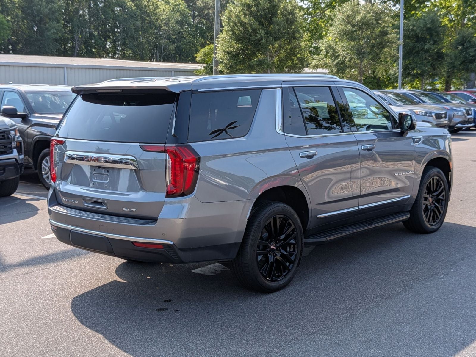 2022 GMC Yukon SLT