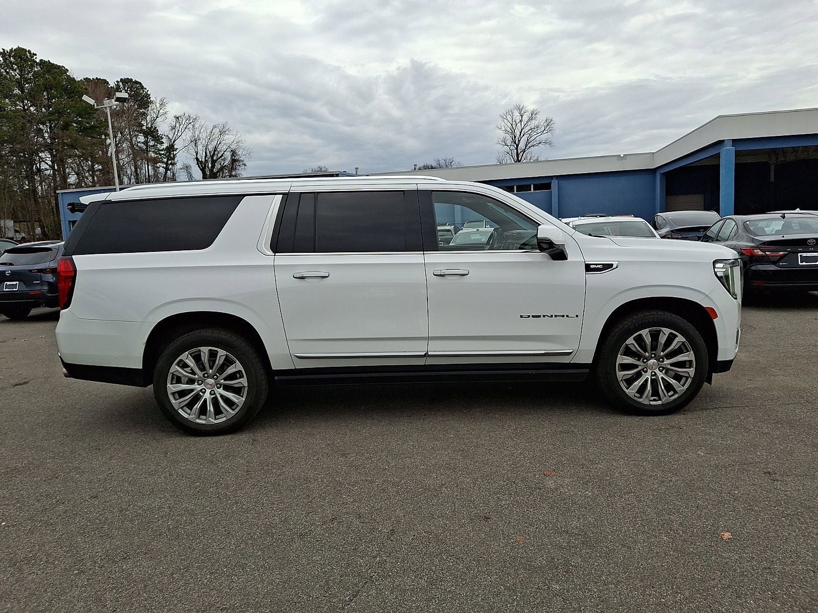 2023 GMC Yukon XL Denali