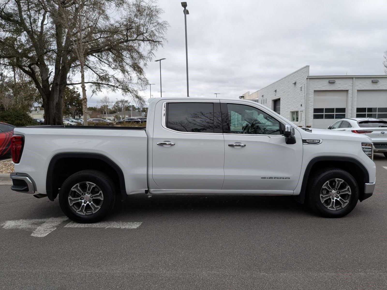 2025 GMC Sierra 1500 SLT
