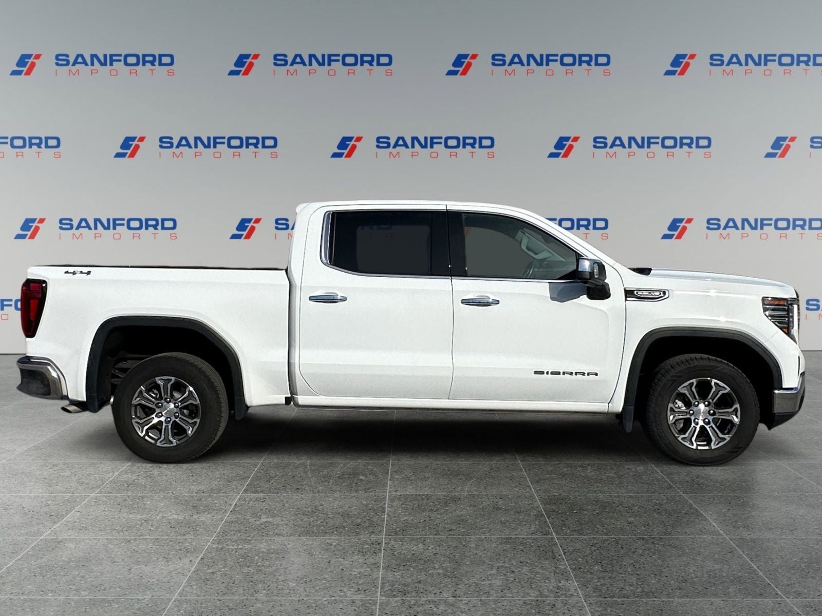 2025 GMC Sierra 1500 SLT