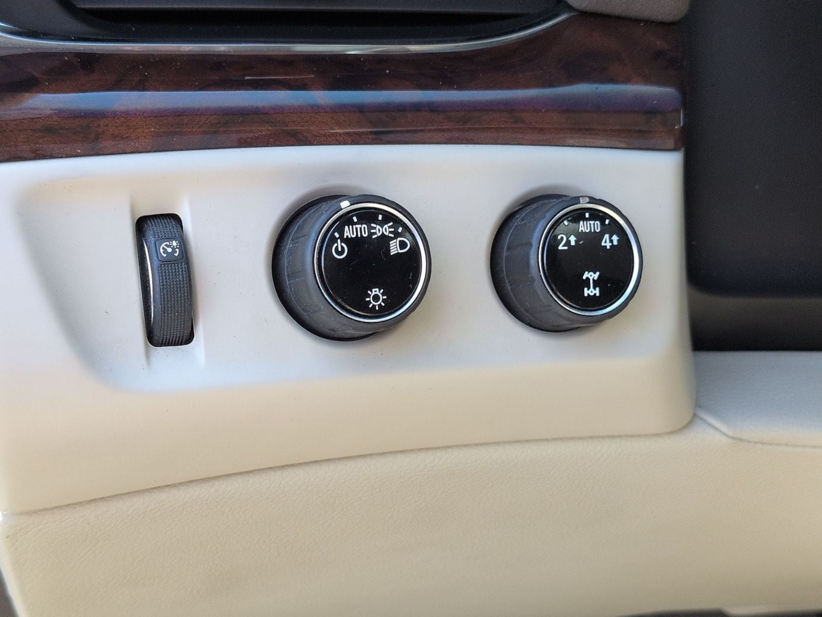 2015 Cadillac Escalade Luxury