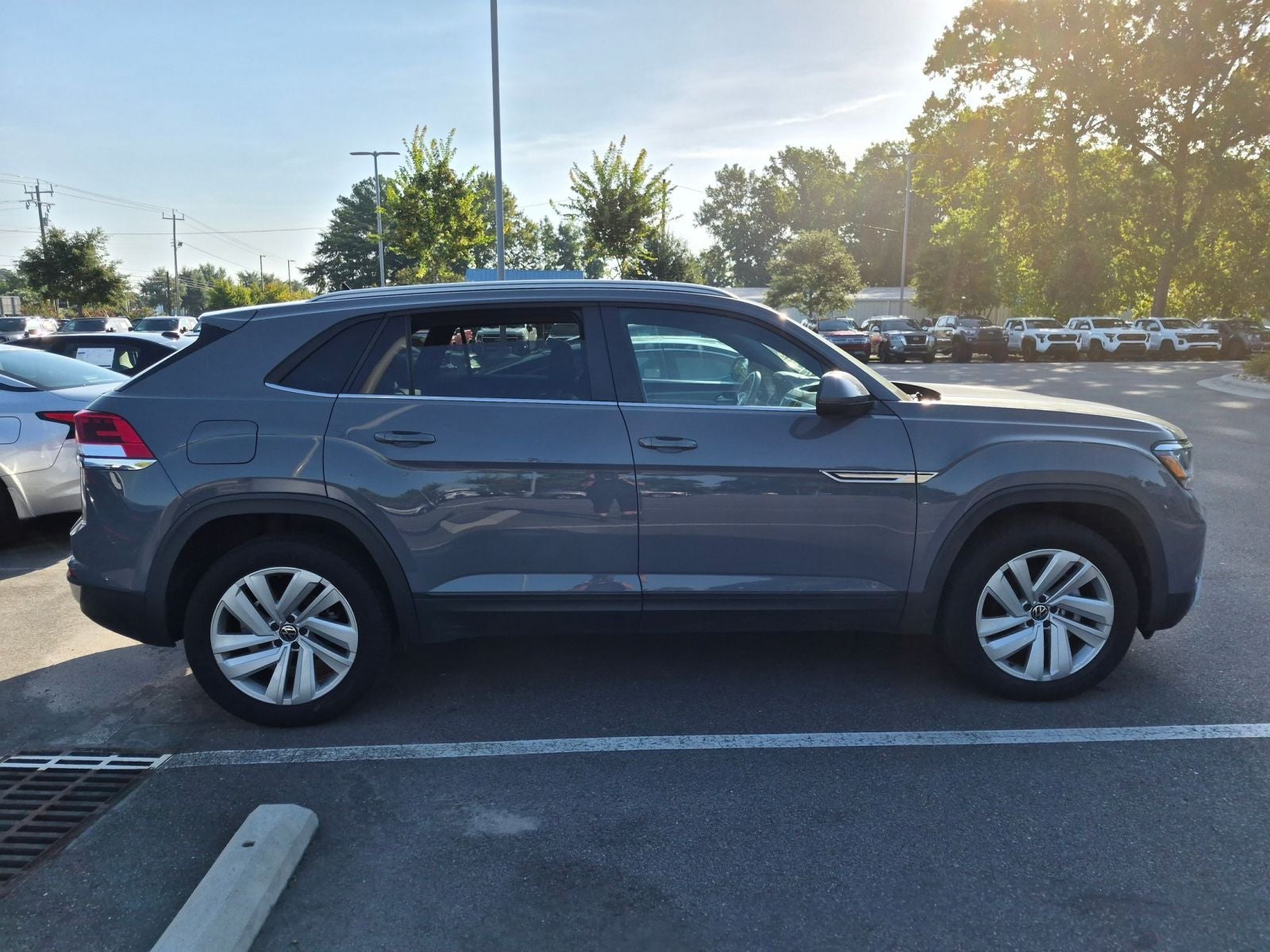 2022 Volkswagen Atlas Cross Sport 3.6L V6 SE w/Technology