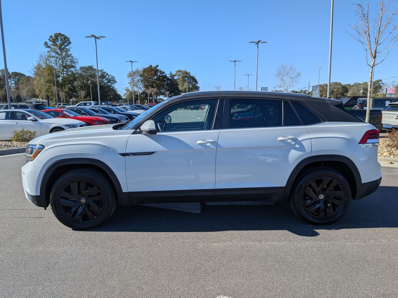 2022 Volkswagen Atlas Cross Sport 3.6L V6 SE w/Technology