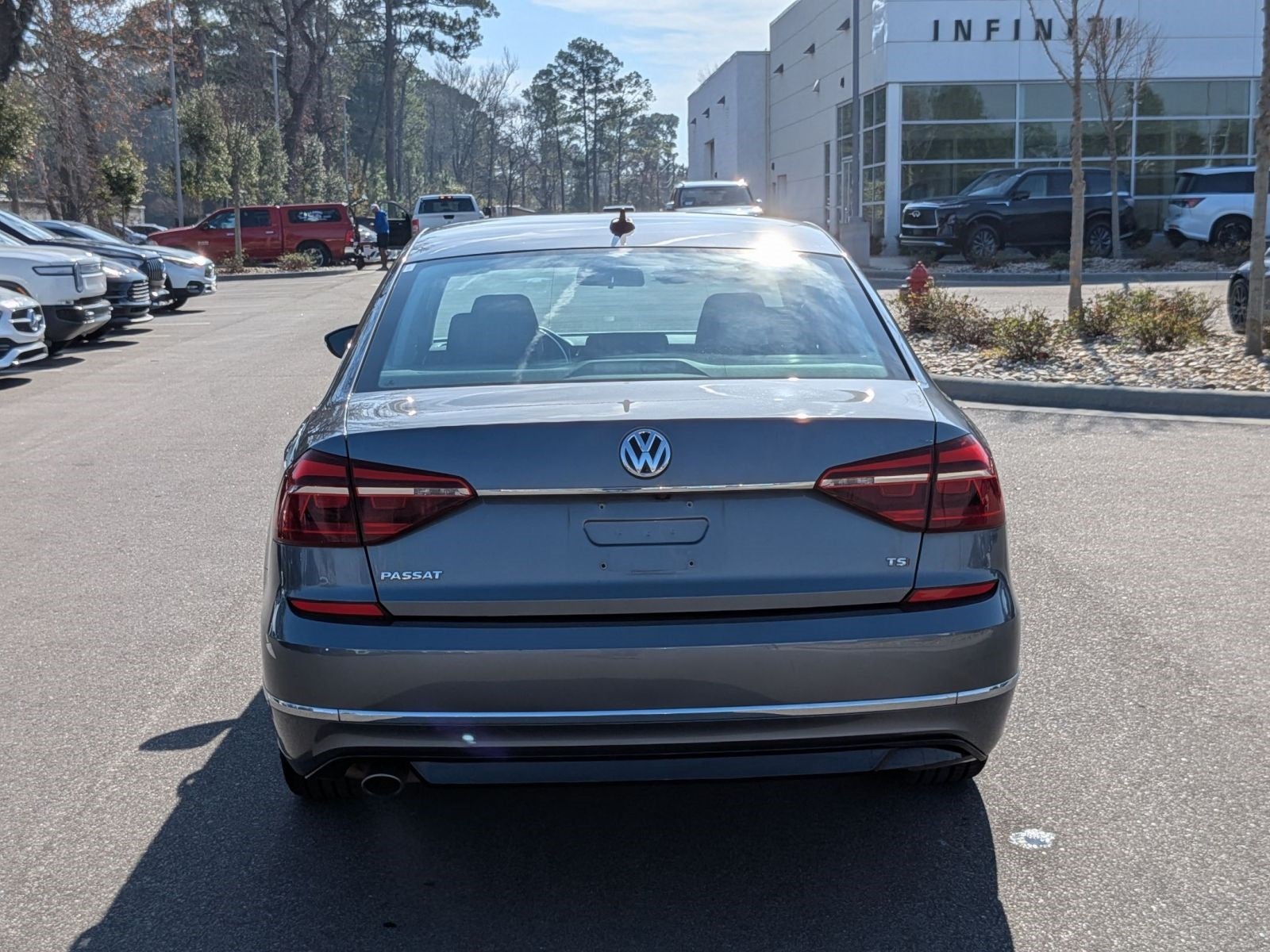 2017 Volkswagen Passat 1.8T R-Line