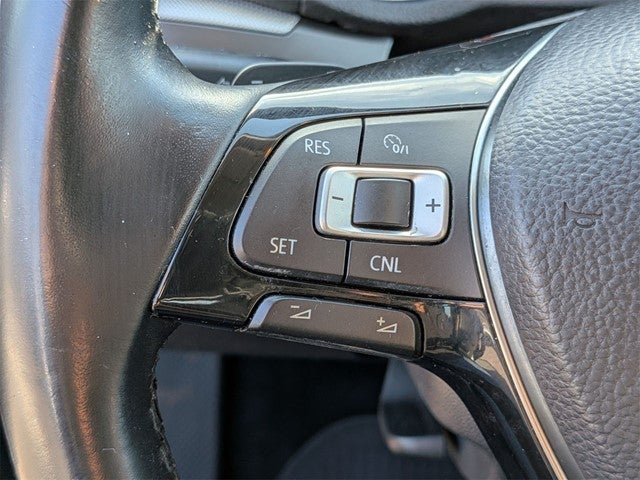 2017 Volkswagen Passat 1.8T R-Line