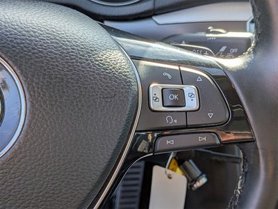 2017 Volkswagen Passat 1.8T R-Line