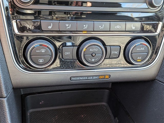 2017 Volkswagen Passat 1.8T R-Line