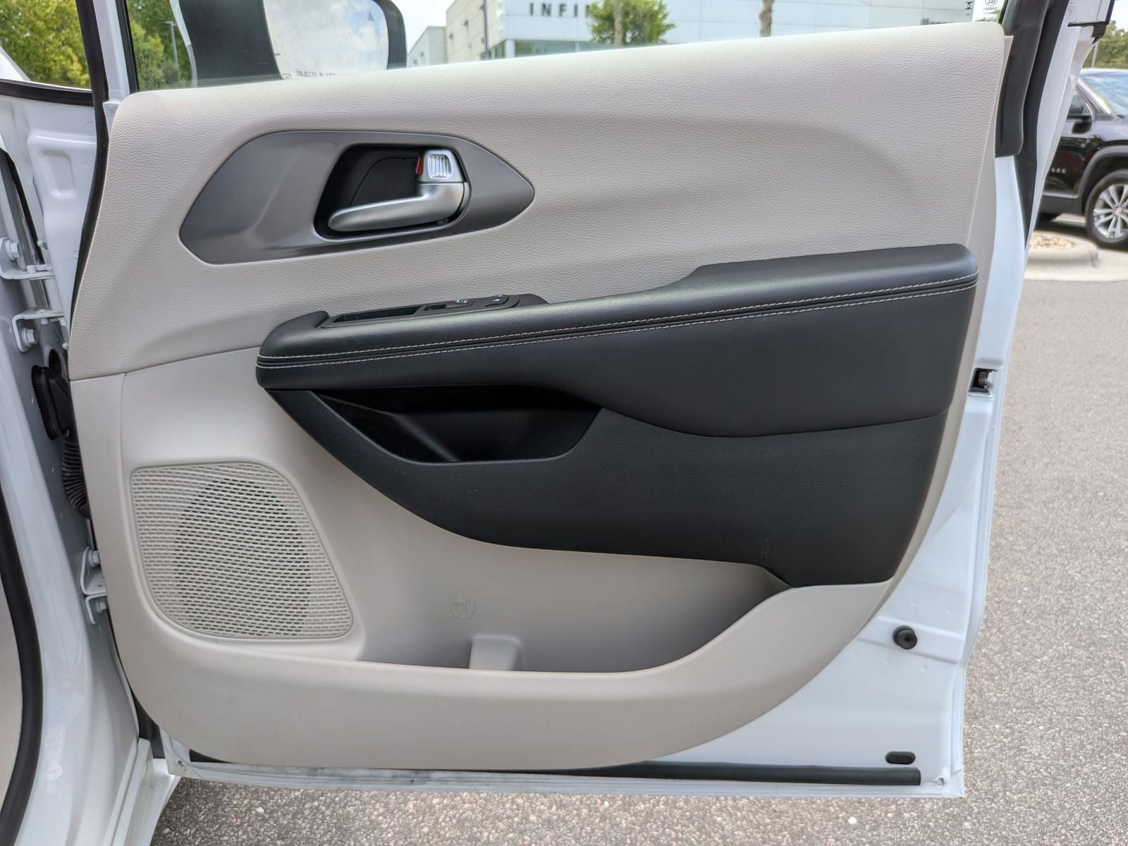 2023 Chrysler Pacifica Hybrid Touring L