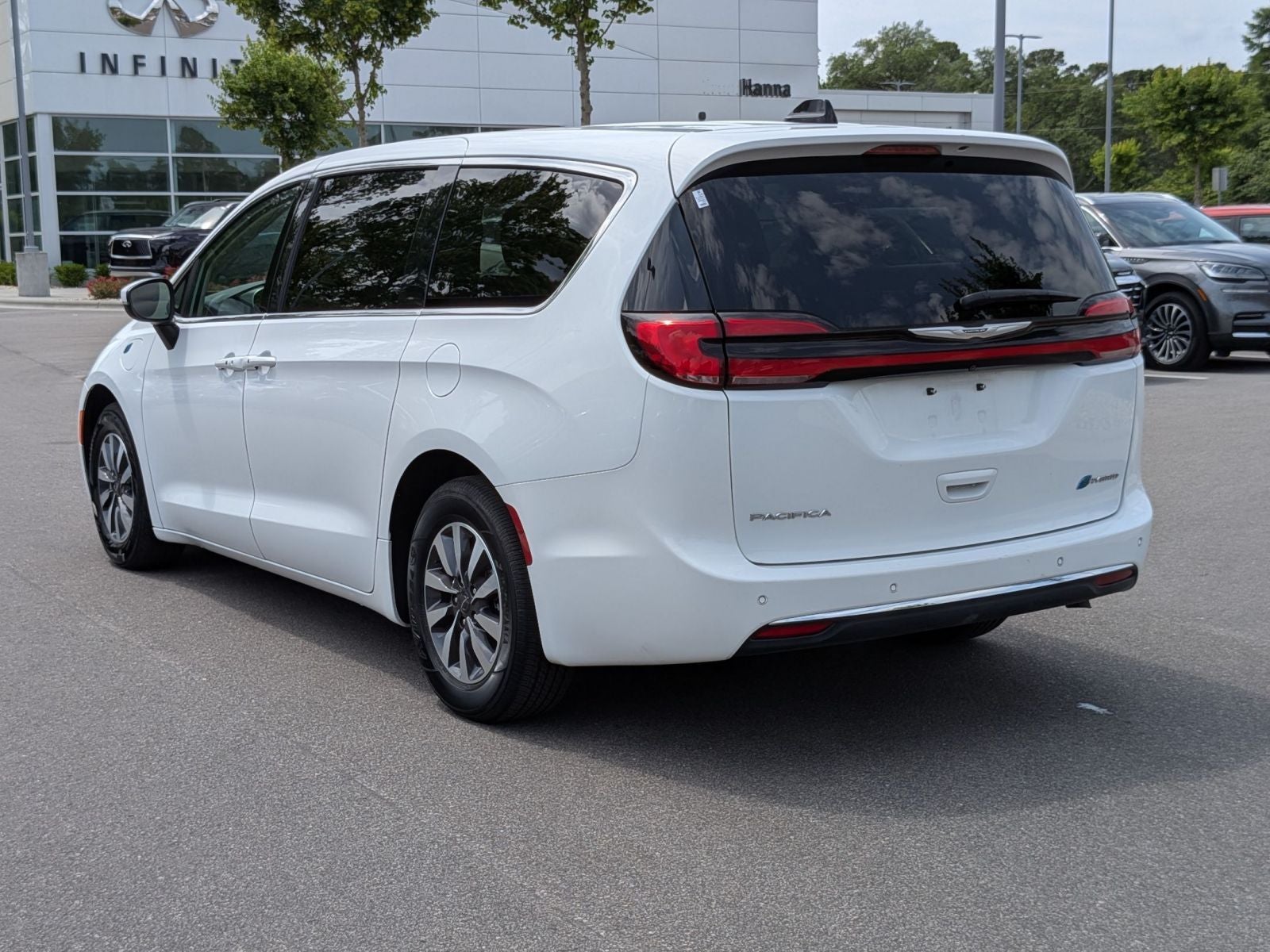2023 Chrysler Pacifica Hybrid Touring L