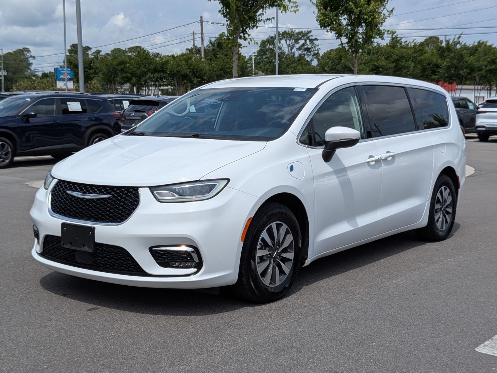 2023 Chrysler Pacifica Hybrid Touring L