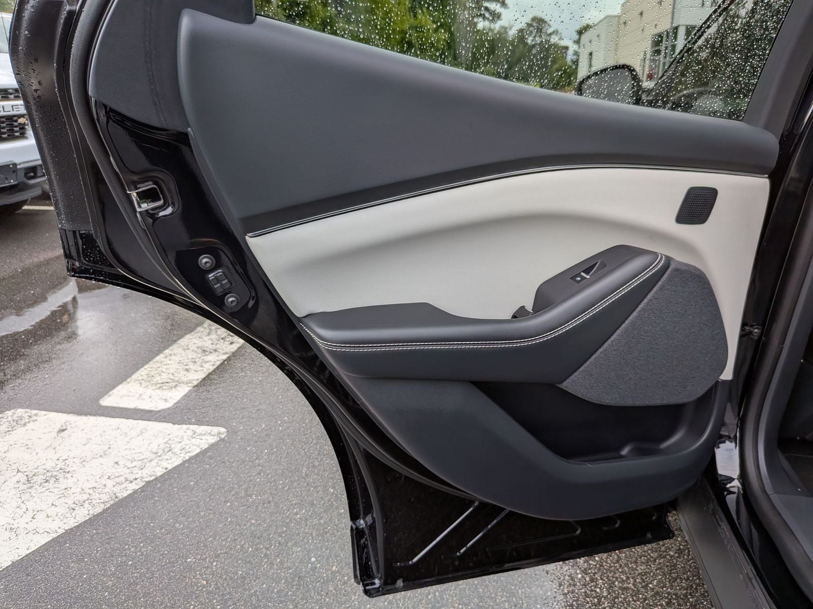 2025 Ford Mustang Mach-E Premium AWD - Photo 27