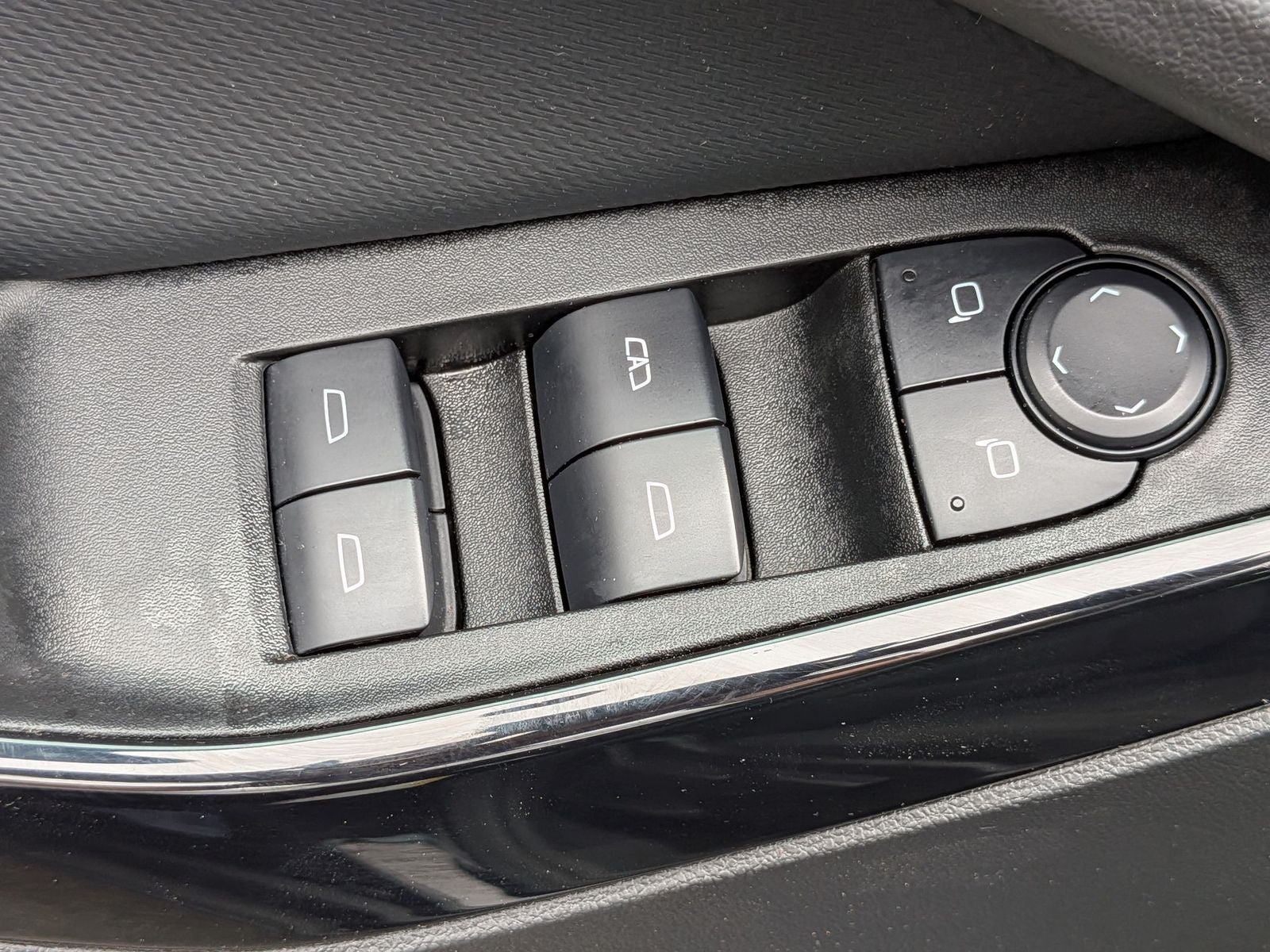 2025 Chevrolet Equinox LT - Photo 14