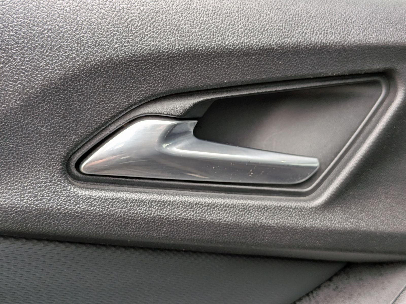 2025 Chevrolet Equinox LT - Photo 28