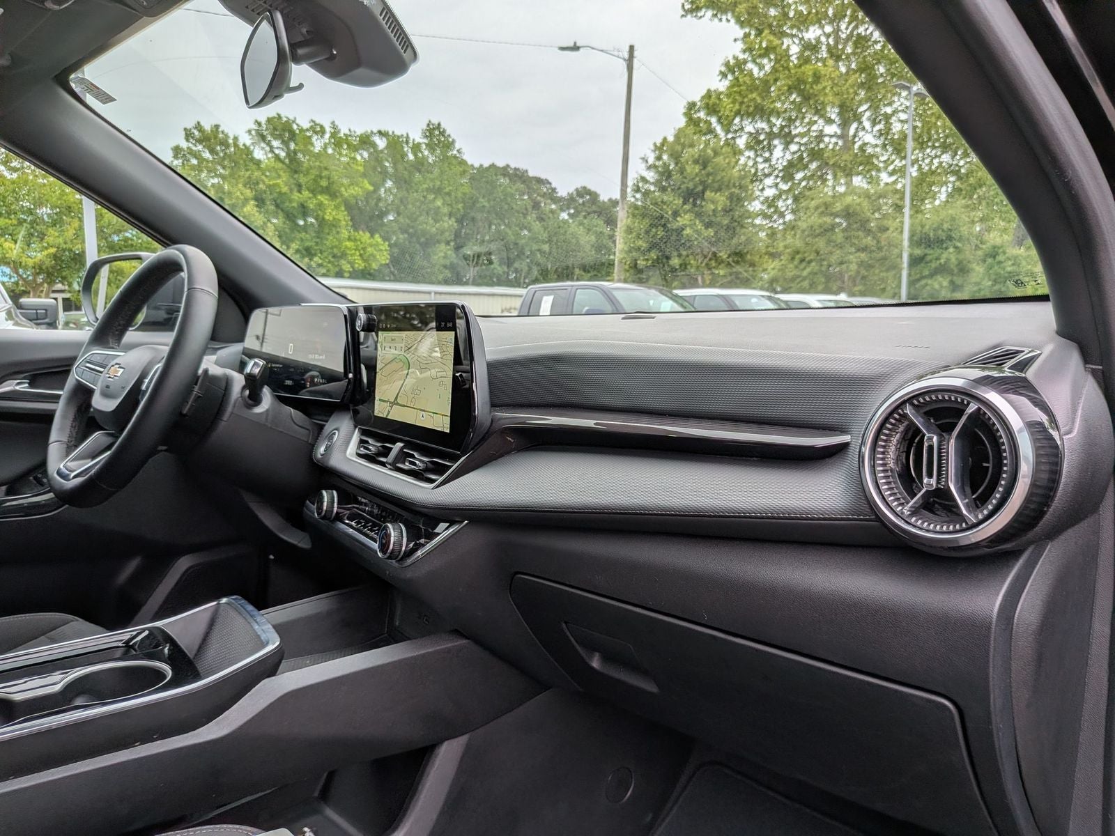 2025 Chevrolet Equinox LT - Photo 38