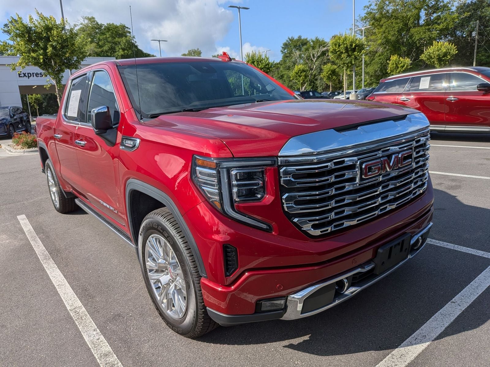 2023 GMC Sierra 4WD Crew Cab Short Box Denali's photo