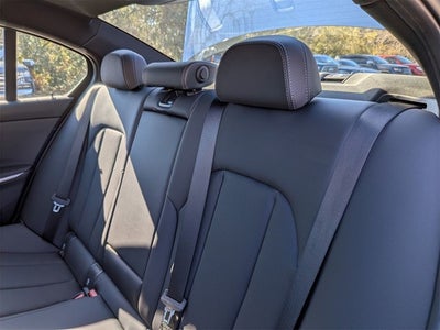 2023 BMW 3 Series 330i