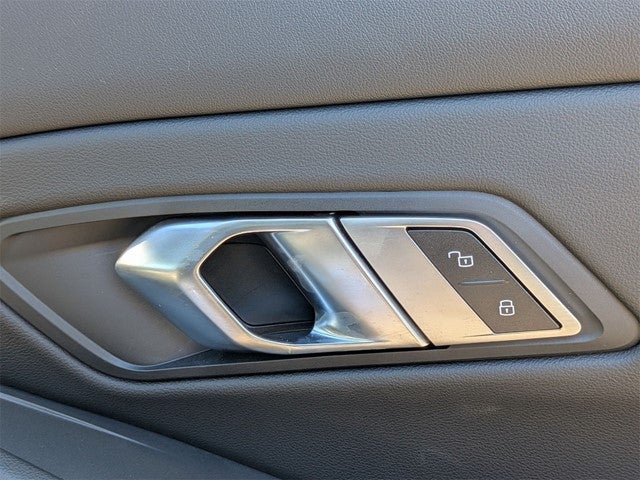 2023 BMW 3 Series 330i