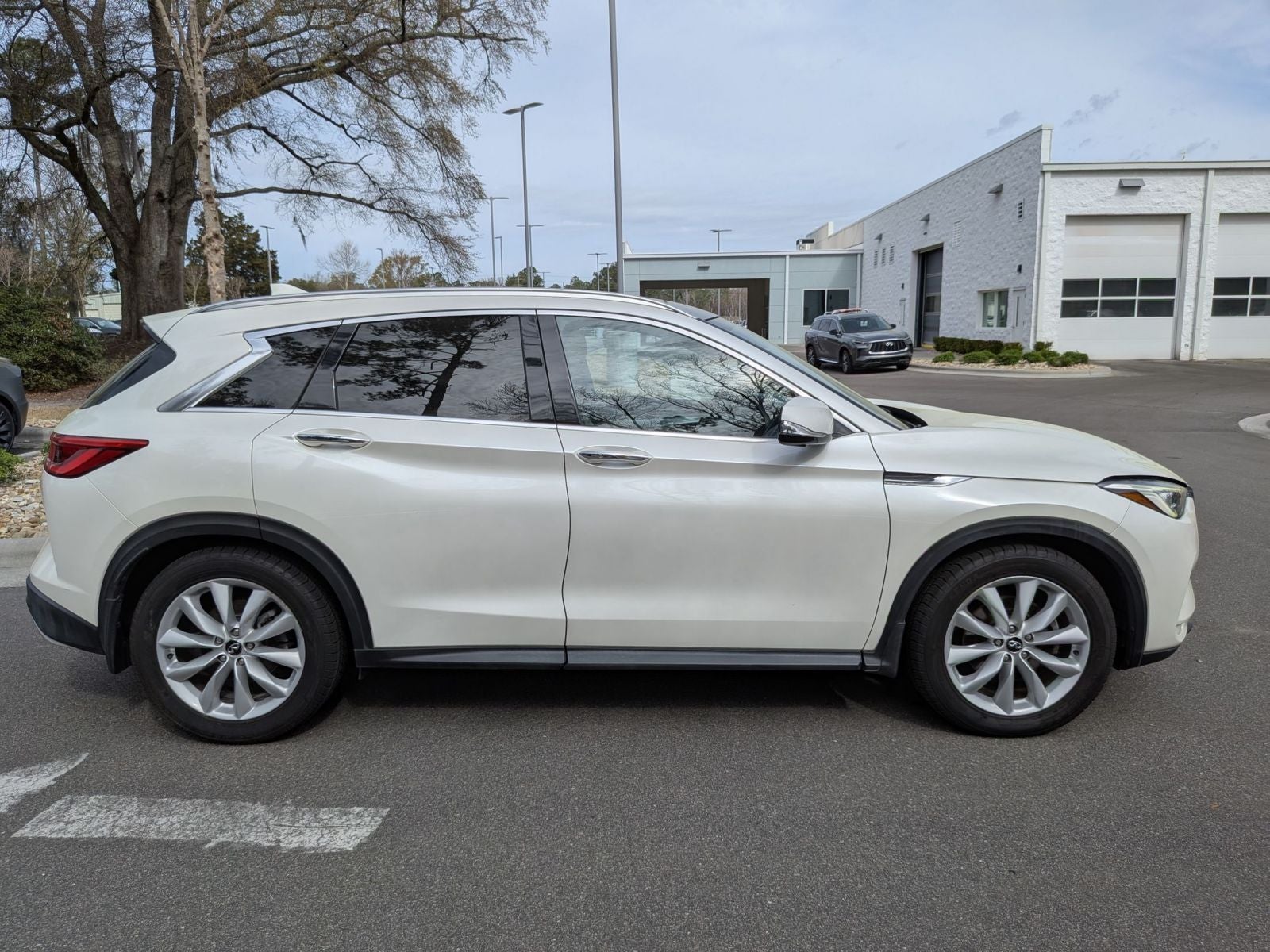 2019 INFINITI QX50 ESSENTIAL
