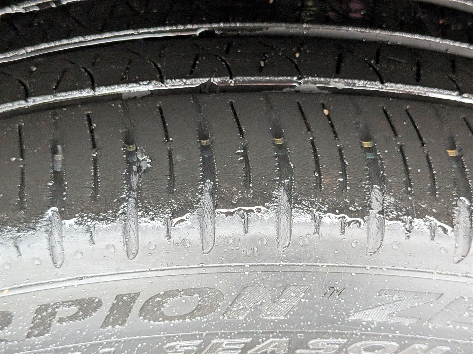 2022 Volkswagen Tiguan 2.0T SEL R-Line