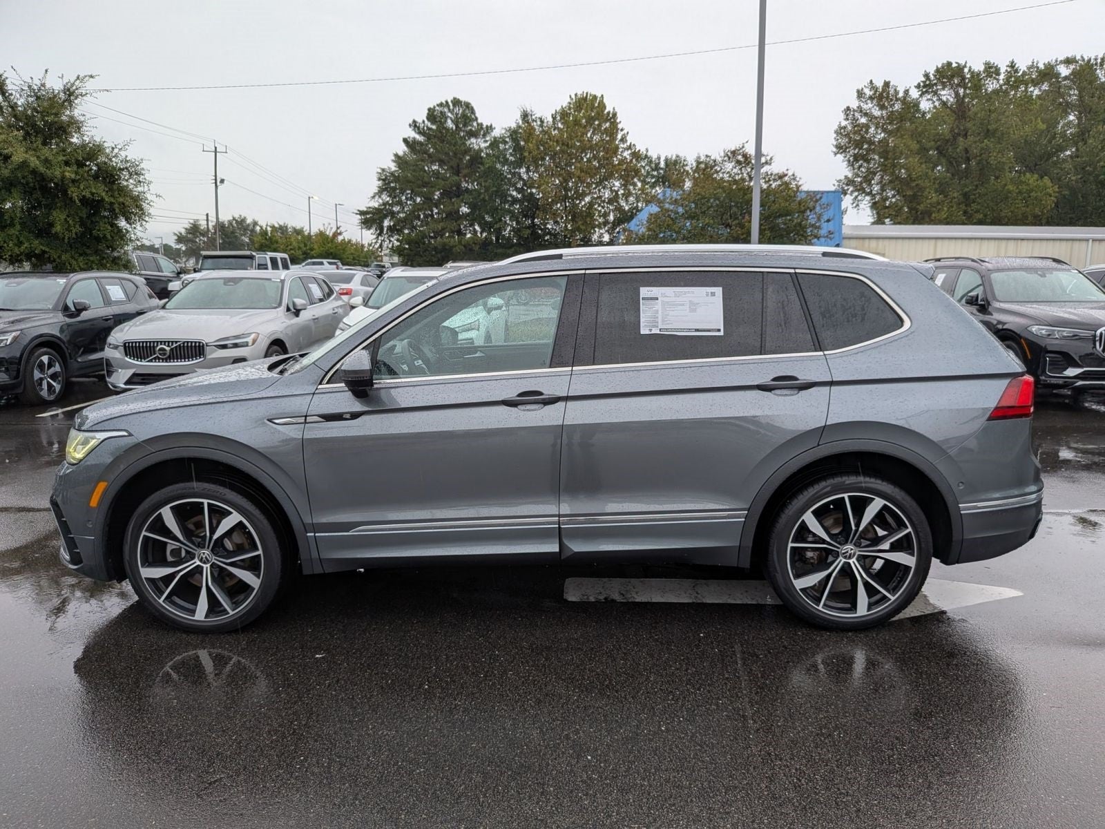 2022 Volkswagen Tiguan 2.0T SEL R-Line