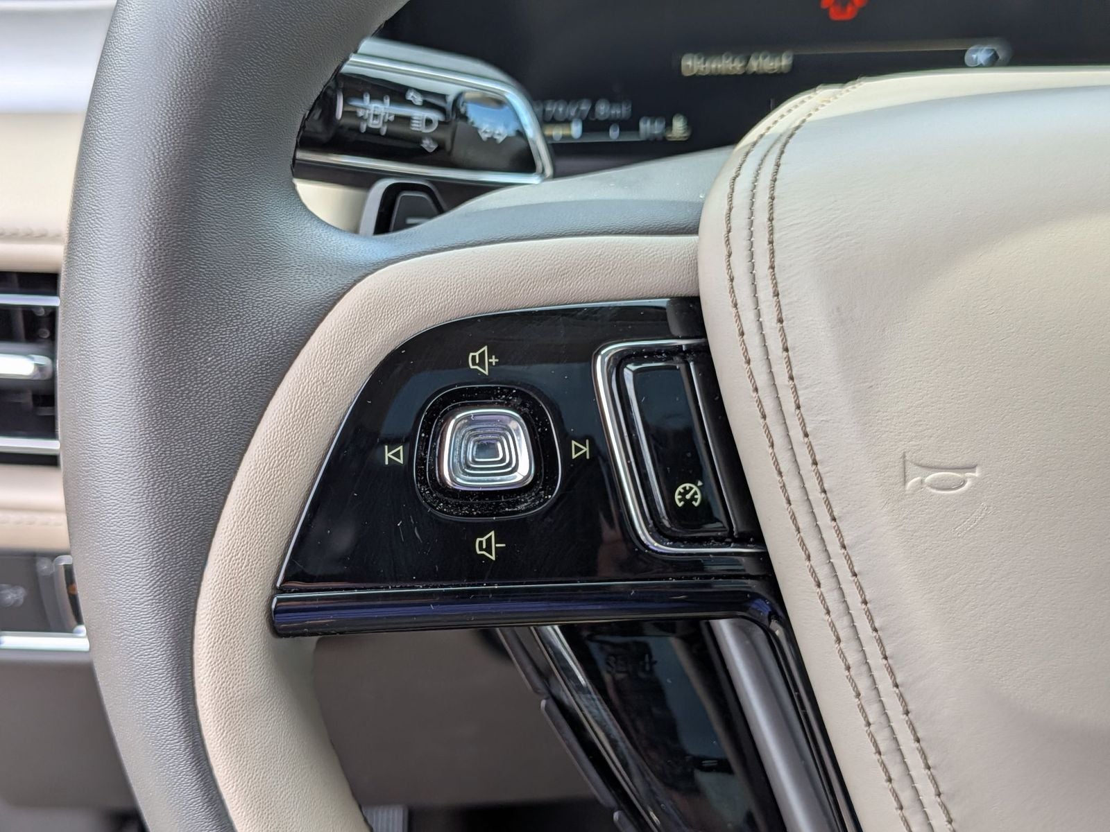 2023 Lincoln Aviator Standard