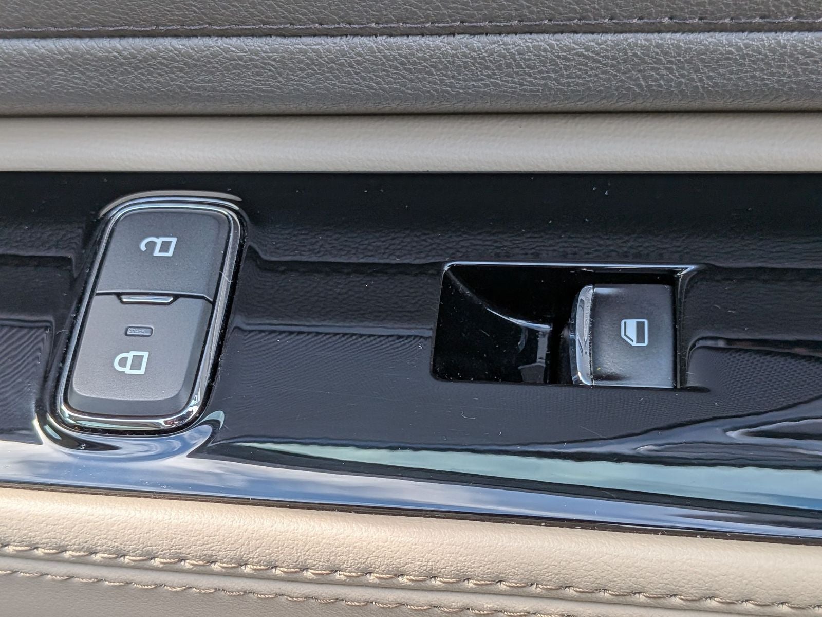 2023 Lincoln Aviator Standard