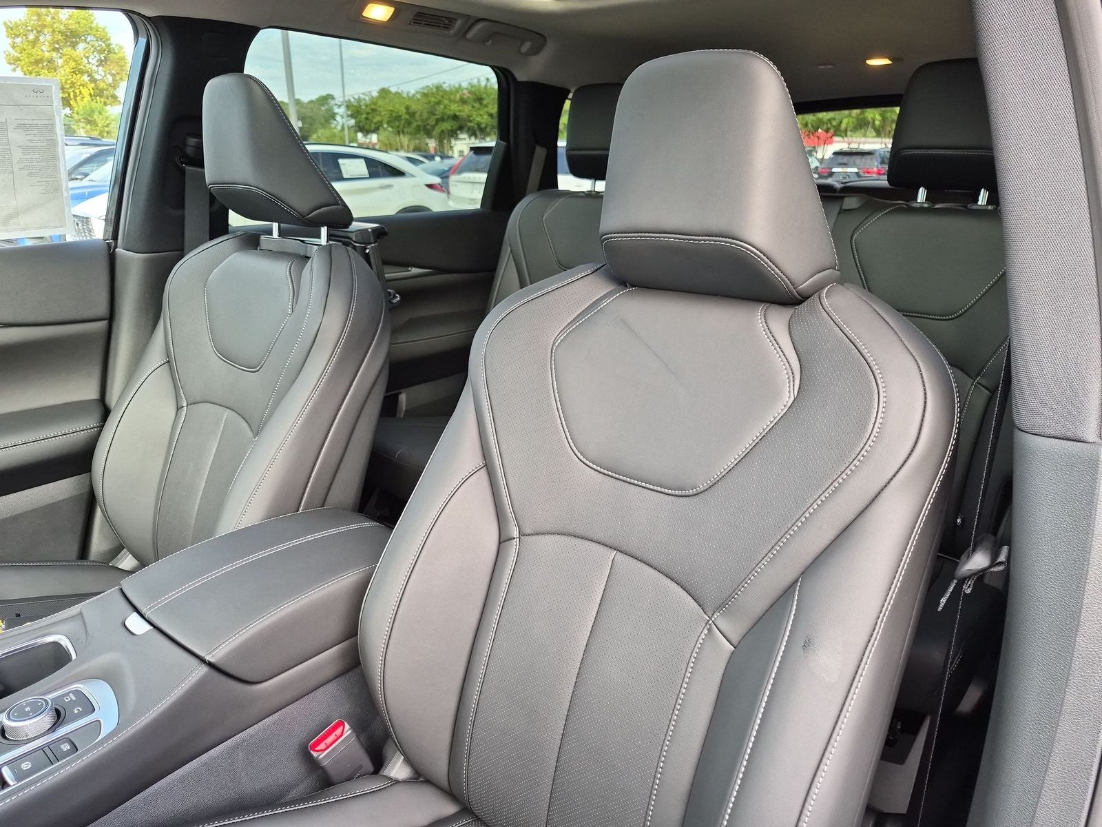 2027 INFINITI QX60 LUXE