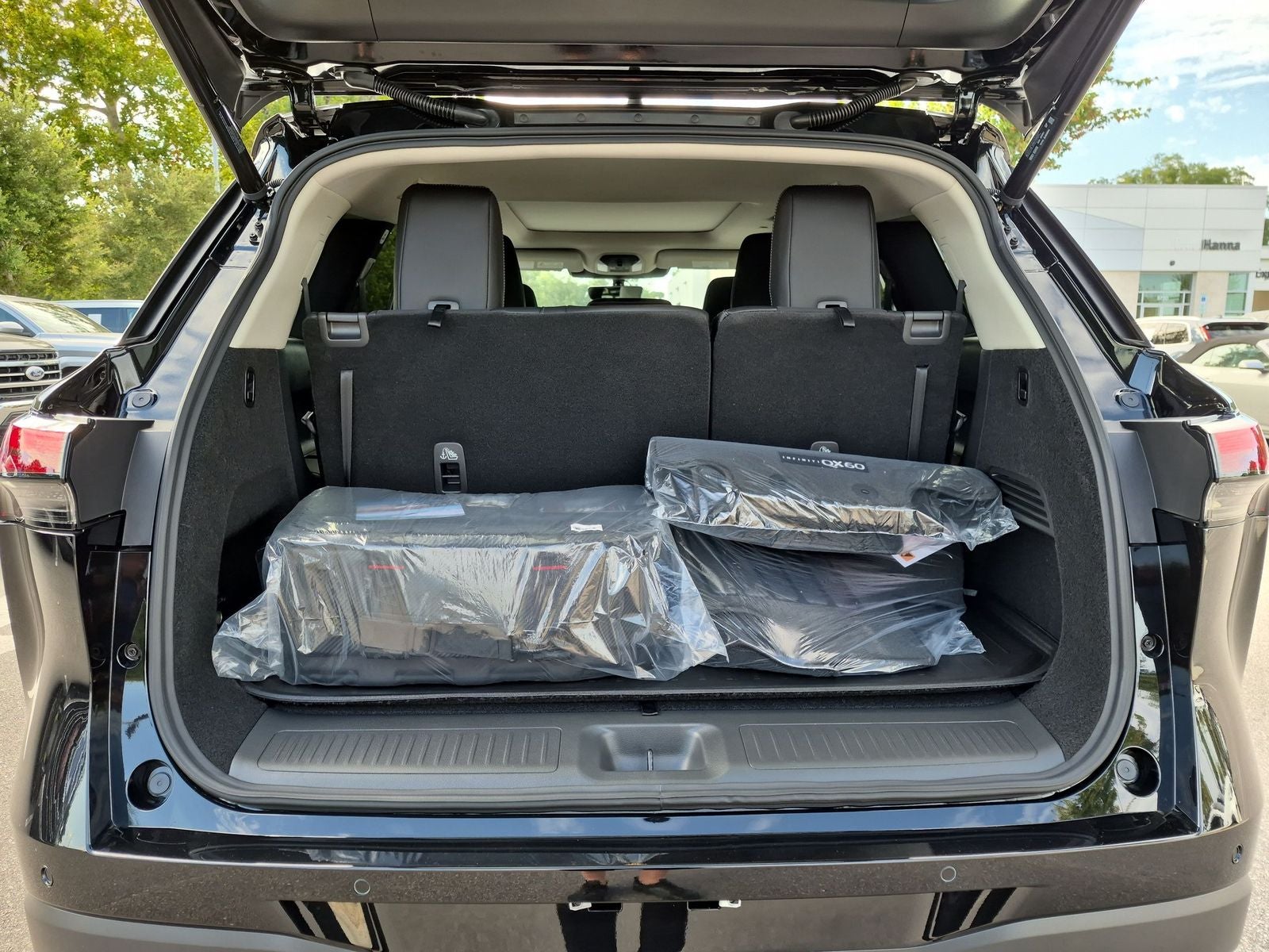 2027 INFINITI QX60 LUXE