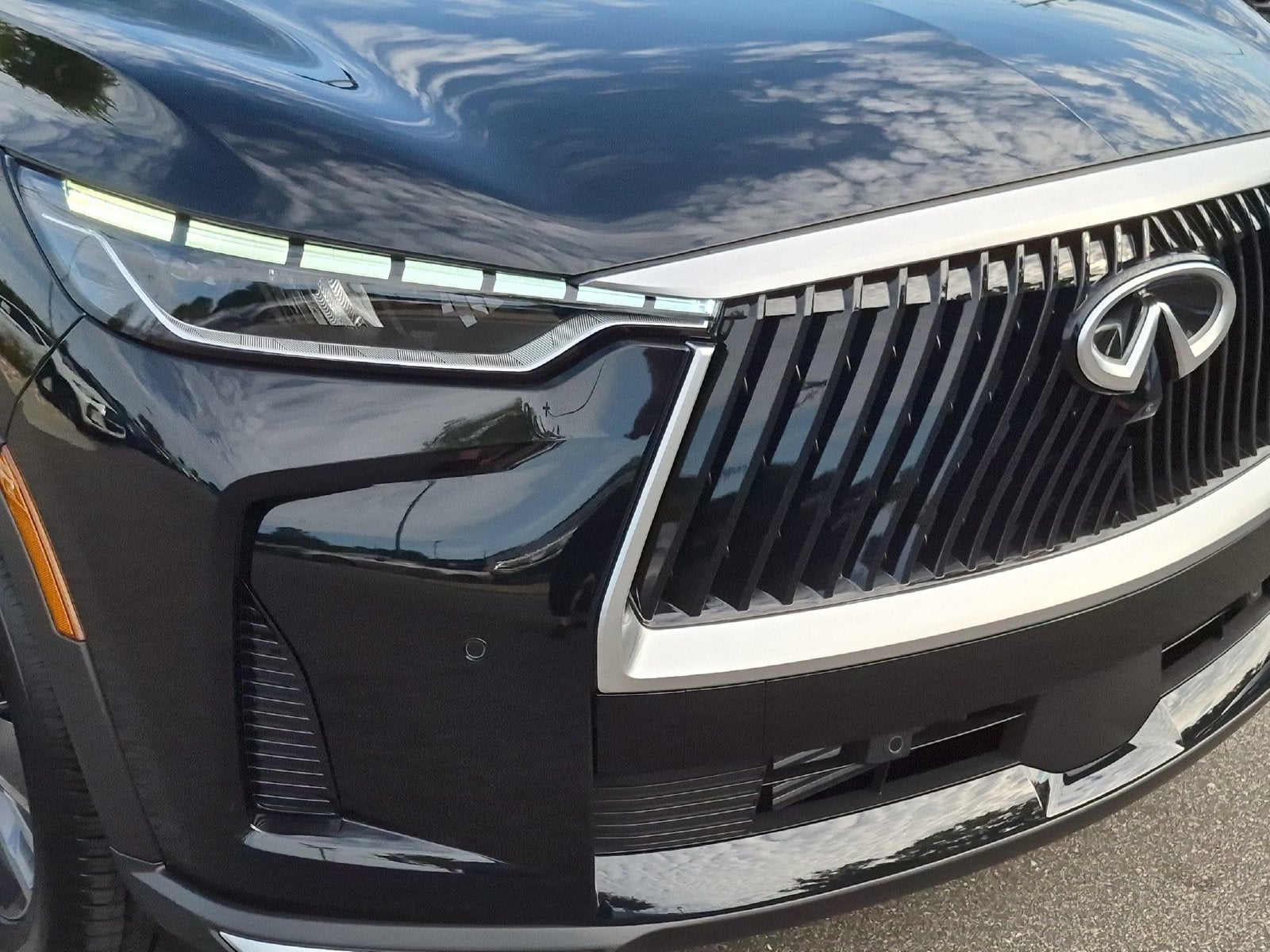 2027 INFINITI QX60 LUXE