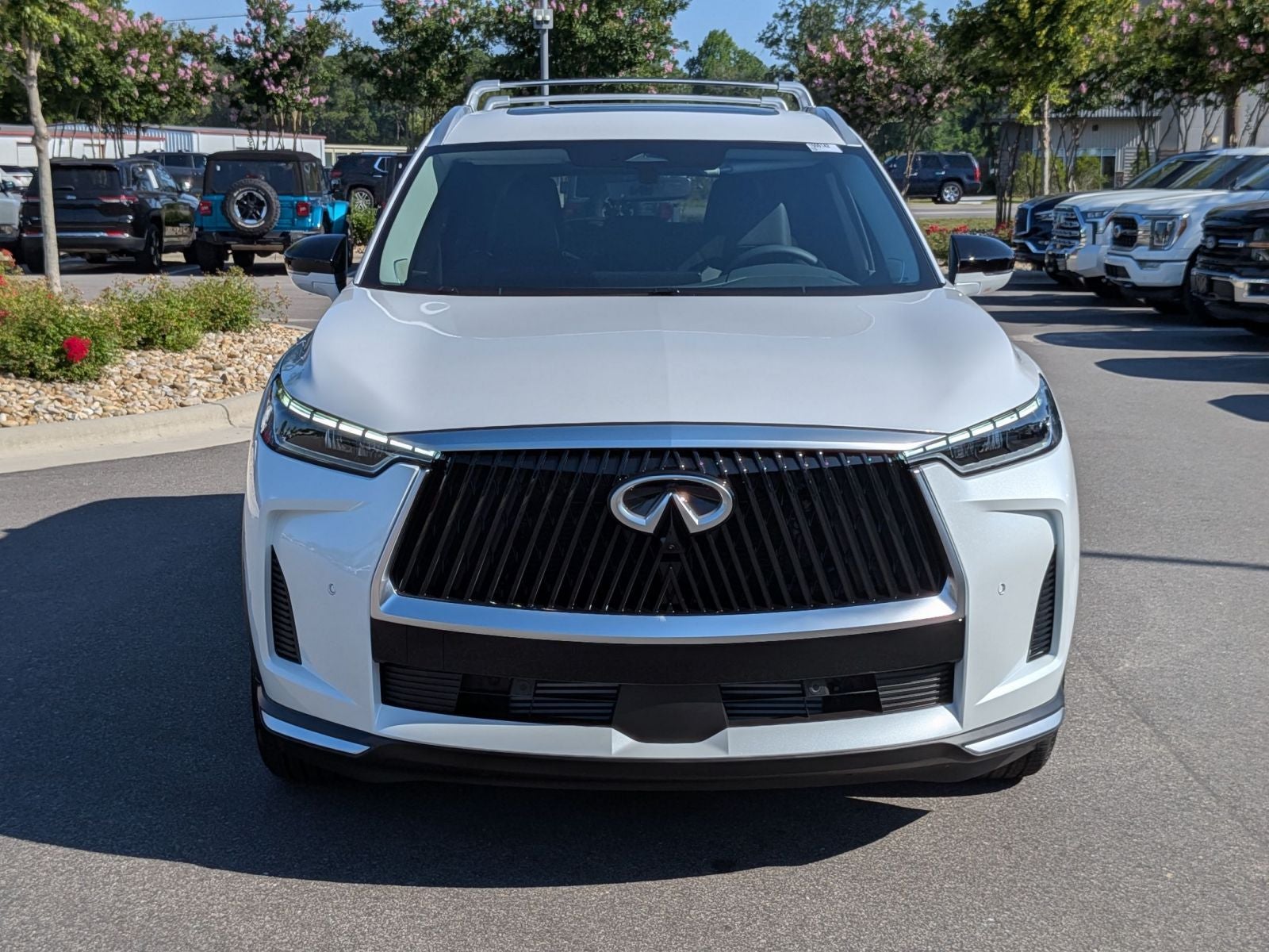 2027 INFINITI QX60 LUXE