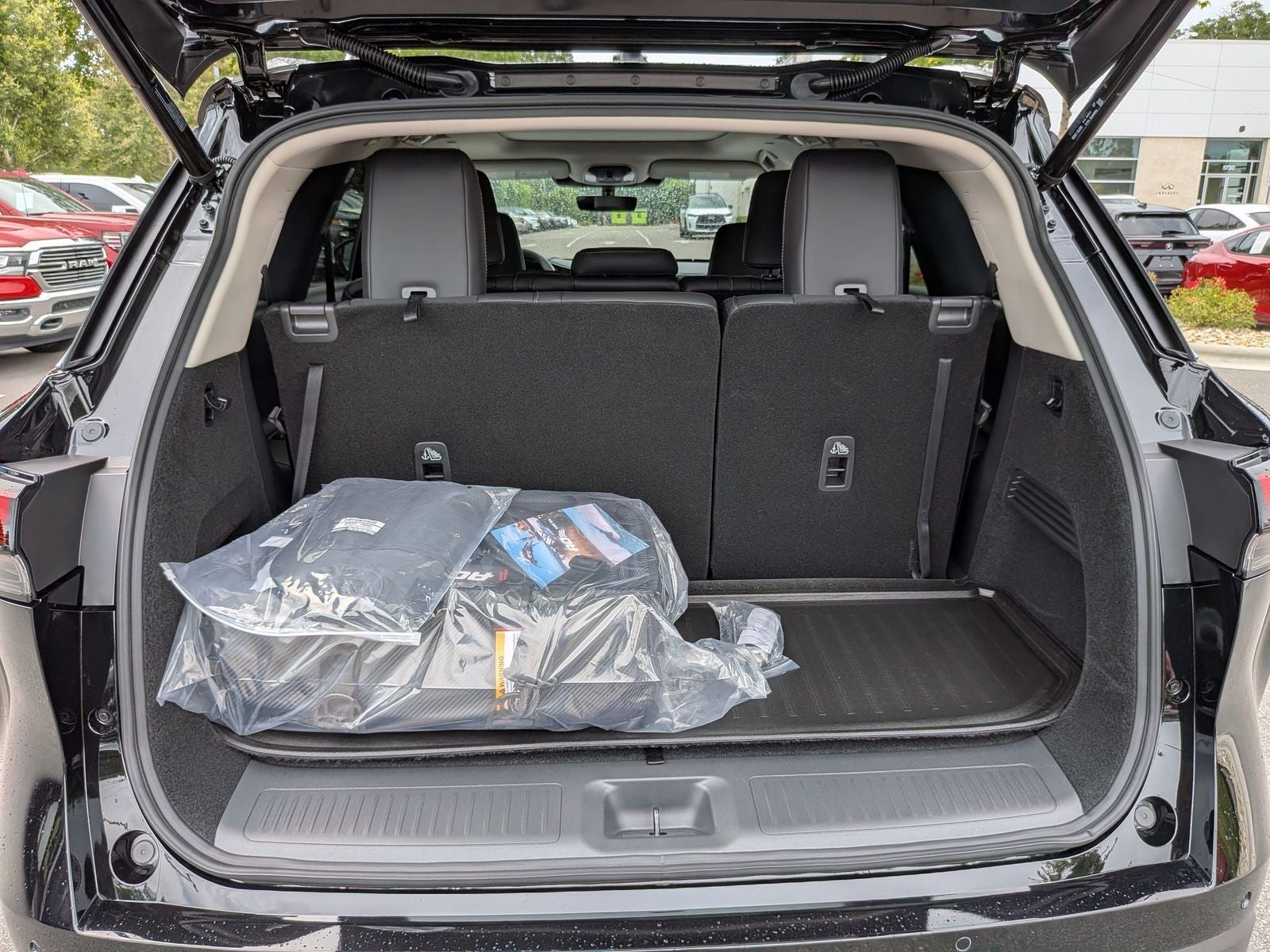 2027 INFINITI QX60 LUXE