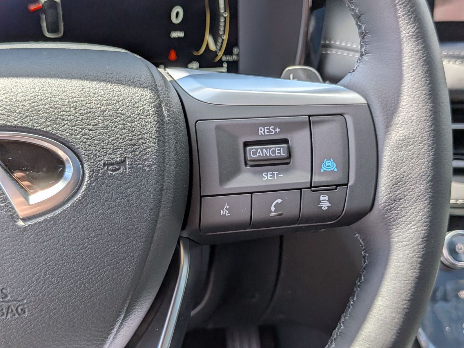 2027 INFINITI QX60 LUXE
