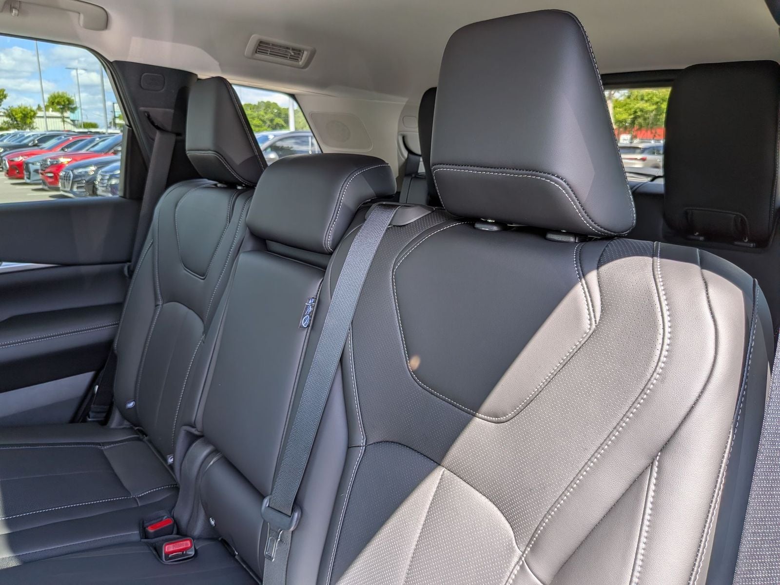 2027 INFINITI QX60 LUXE