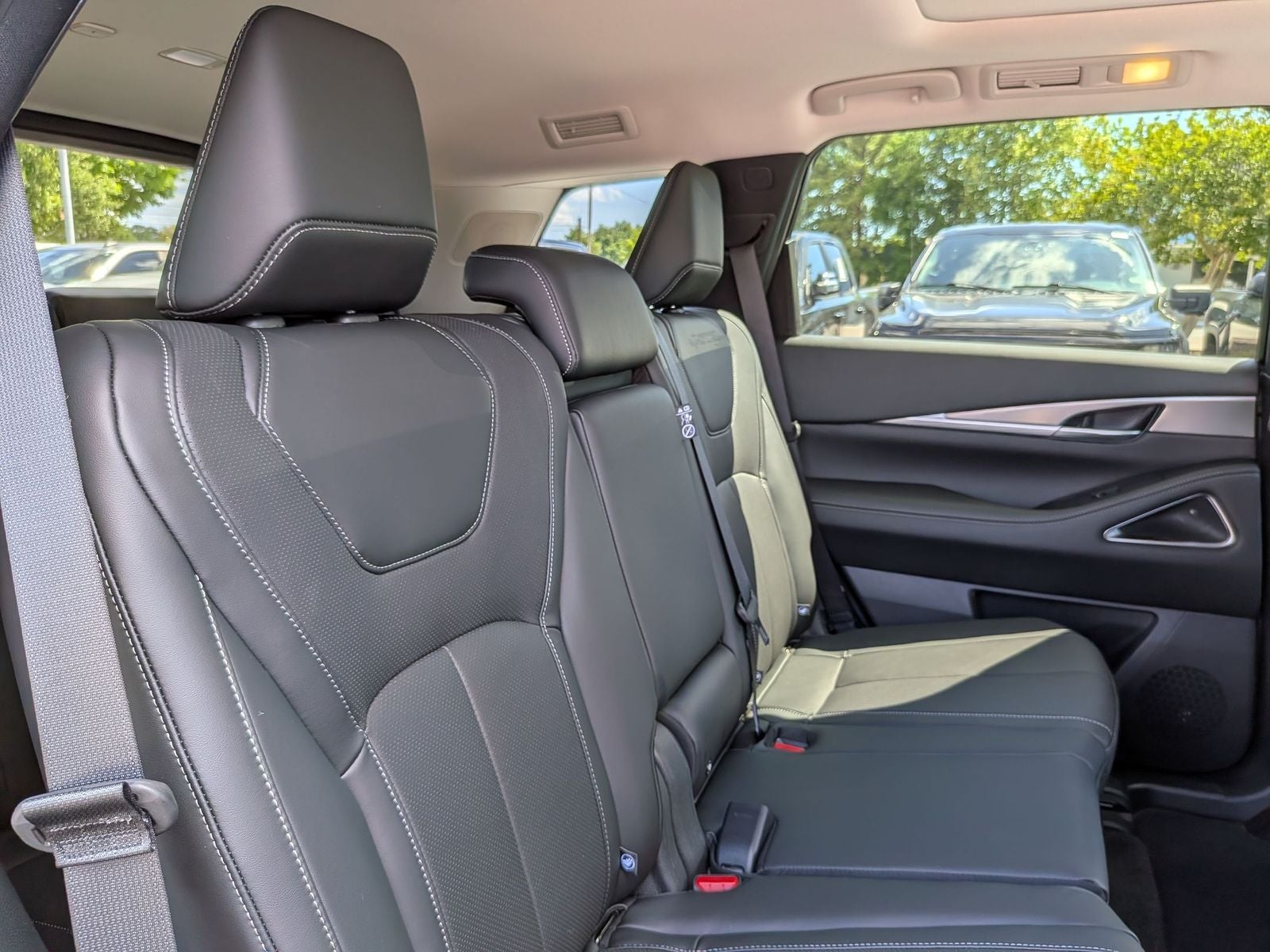2027 INFINITI QX60 LUXE