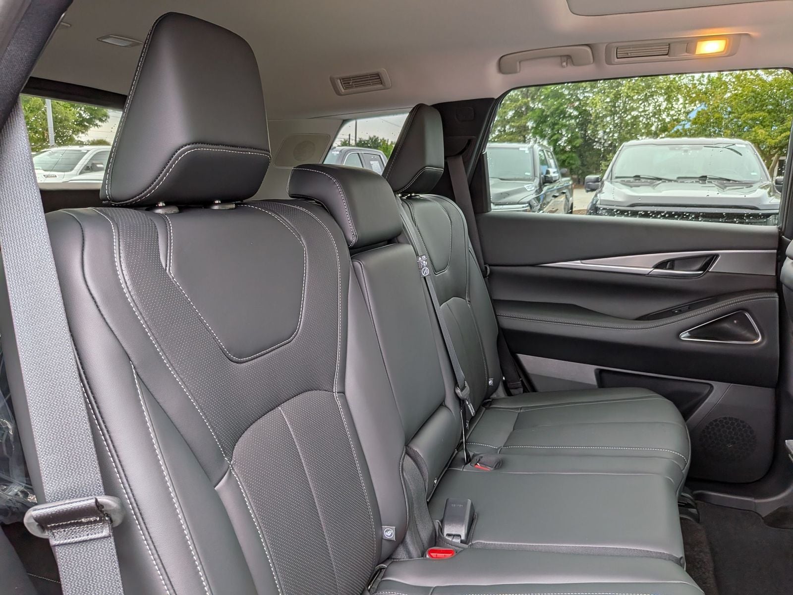 2027 INFINITI QX60 LUXE
