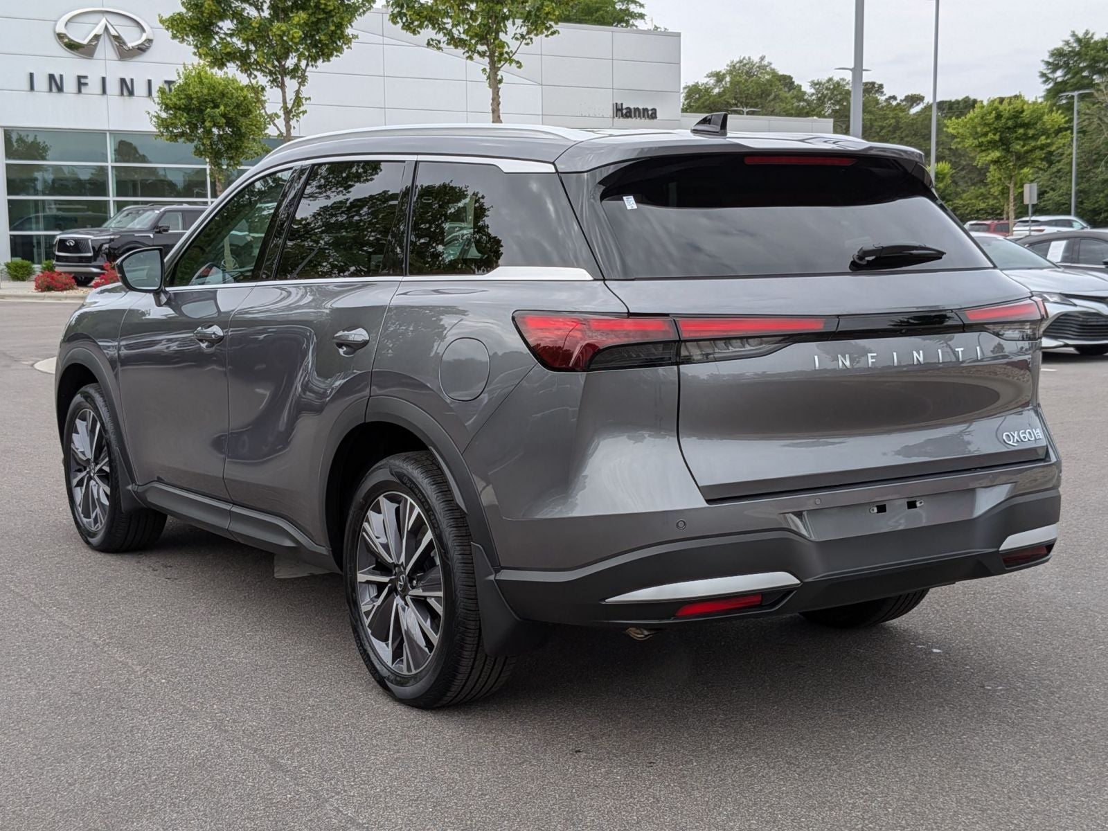 2027 INFINITI QX60 LUXE