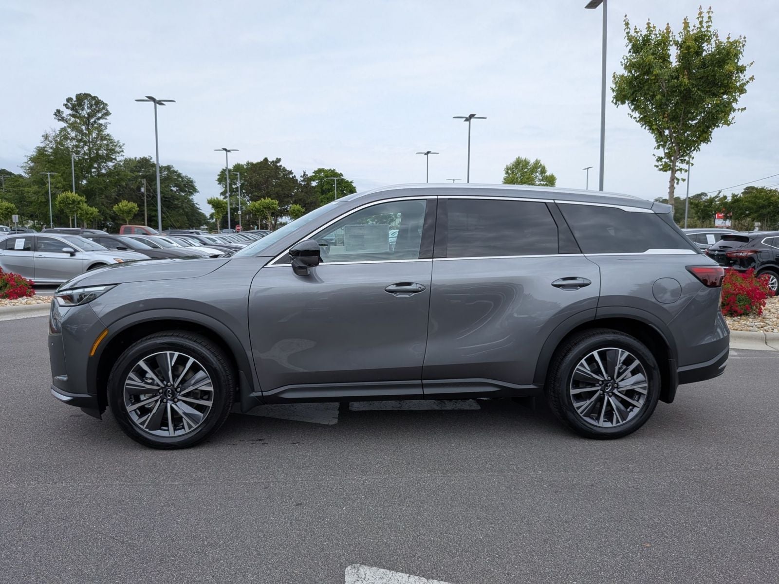 2027 INFINITI QX60 LUXE
