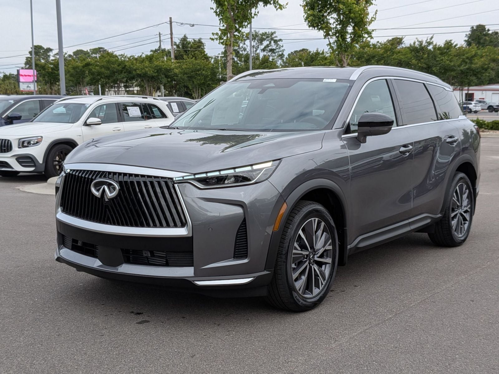2027 INFINITI QX60 LUXE