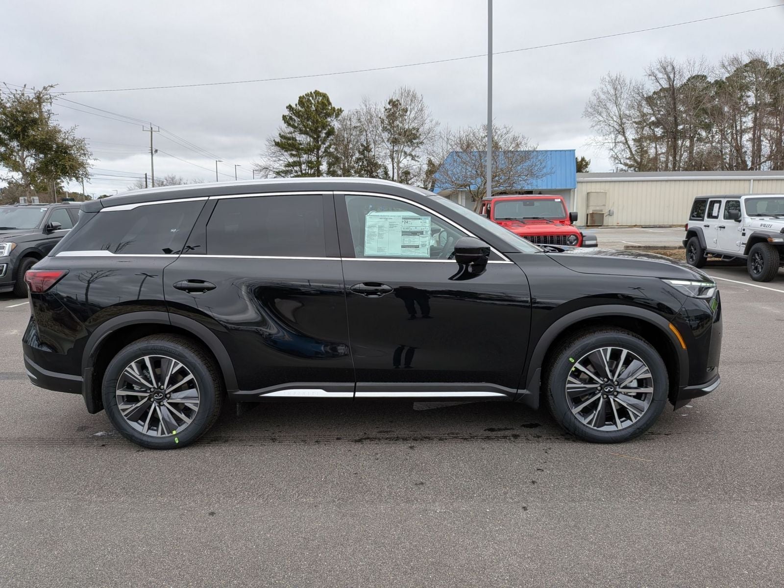 2026 INFINITI QX60 LUXE