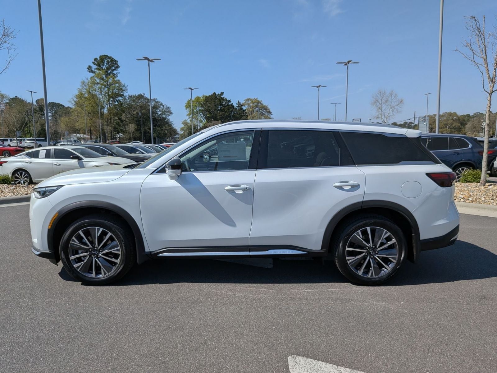 2026 INFINITI QX60 LUXE