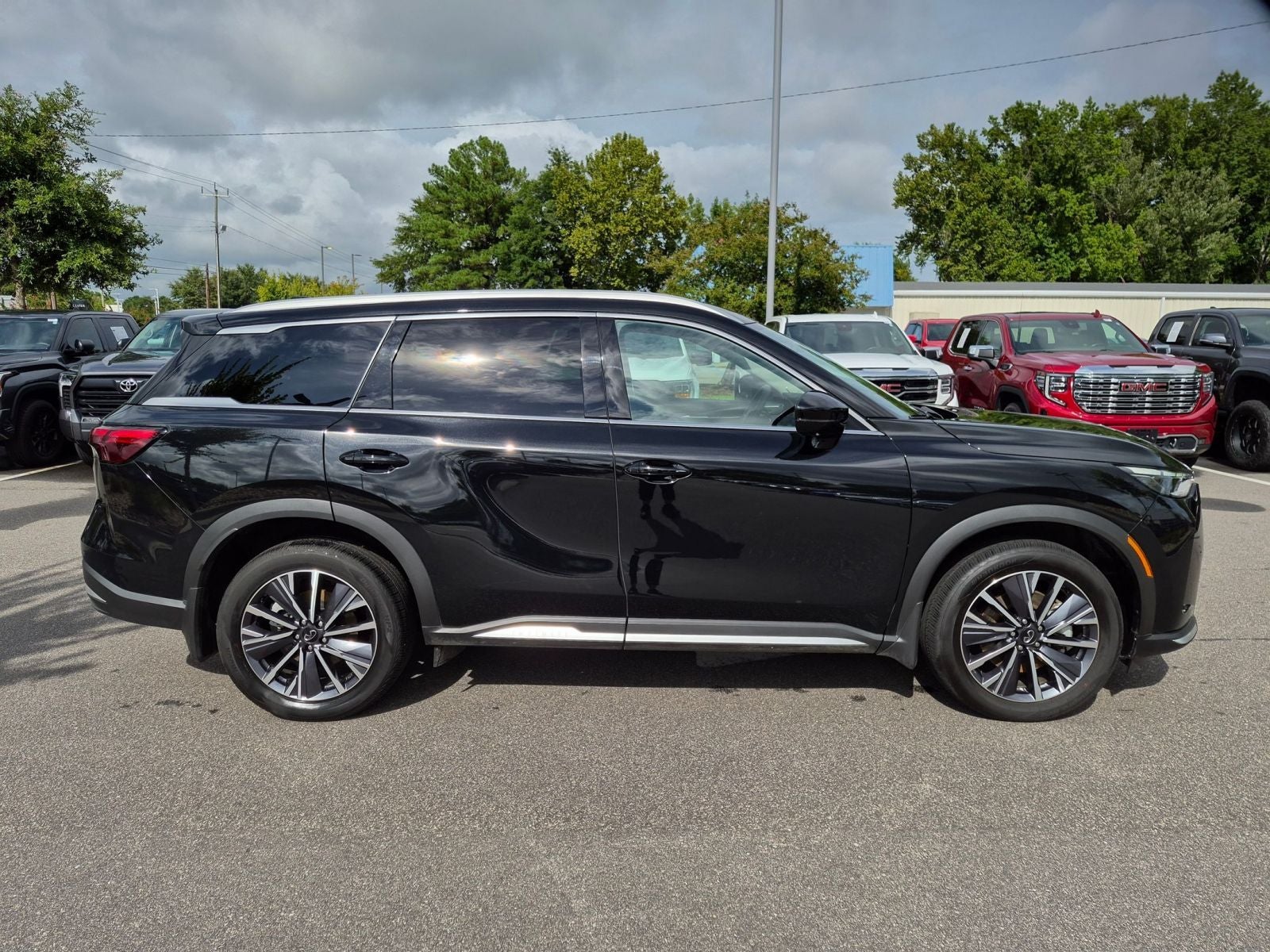 2026 INFINITI QX60 LUXE