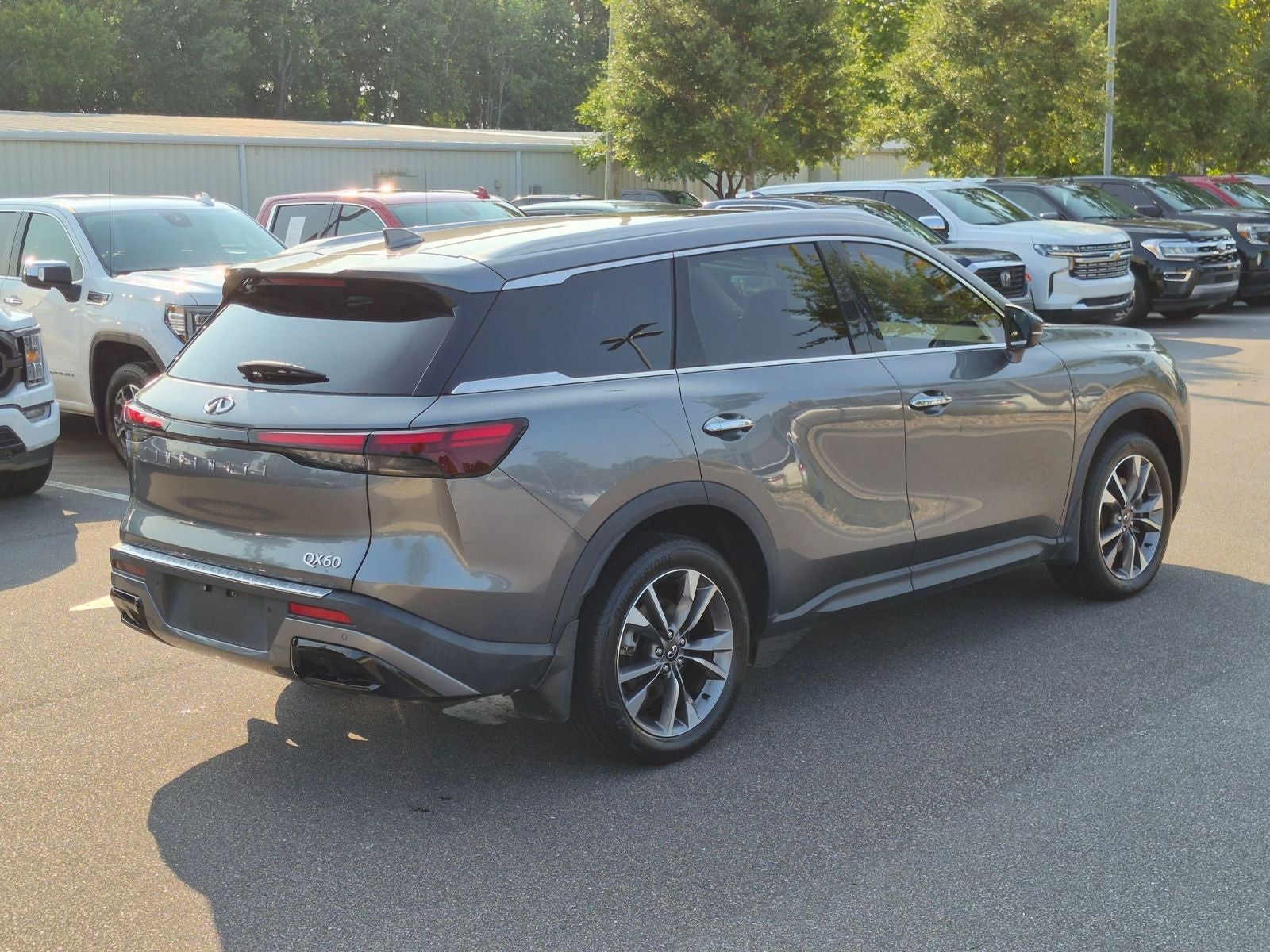 2023 INFINITI QX60 LUXE