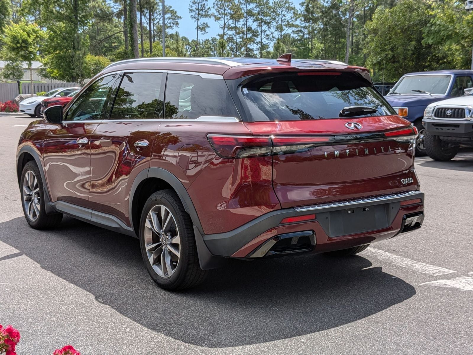 2023 INFINITI QX60 LUXE