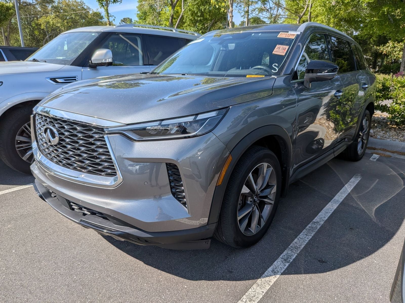 2023 INFINITI QX60 LUXE
