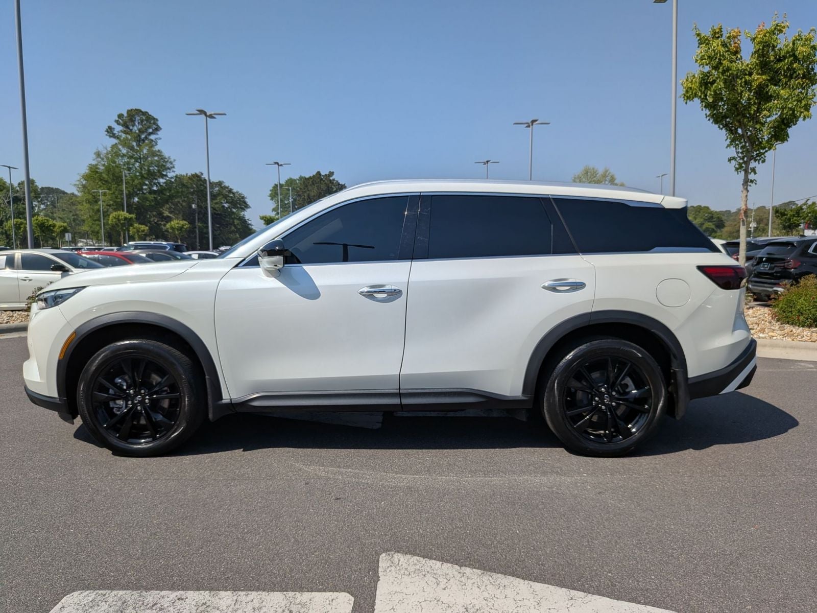 2023 INFINITI QX60 LUXE