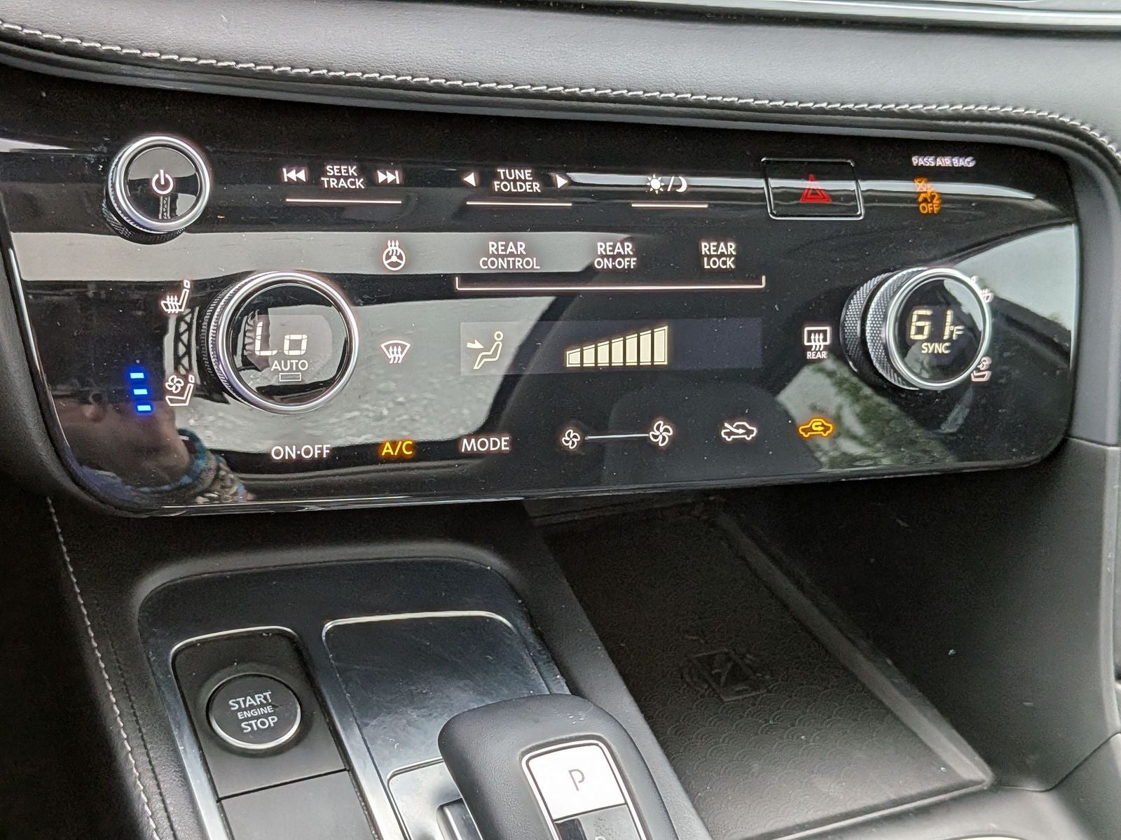 2023 INFINITI QX60 LUXE