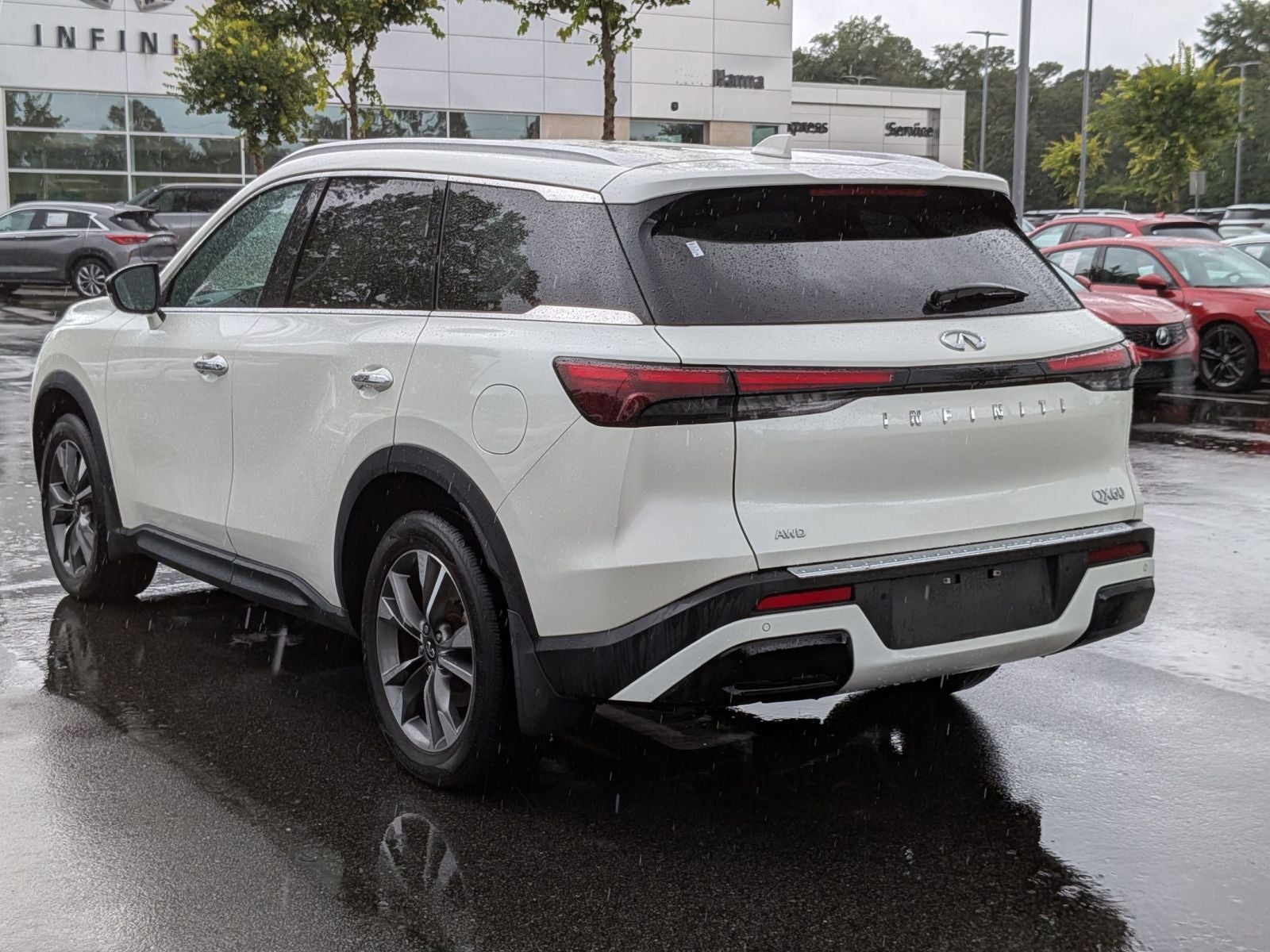 2023 INFINITI QX60 LUXE
